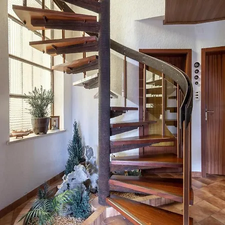 Lovely In With Kitchen Apartment
