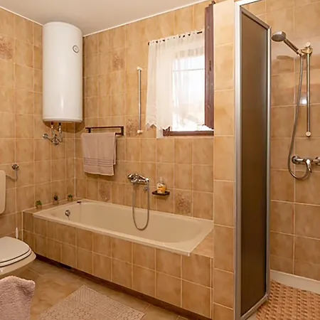 2 Bedroom In * Jadranovo