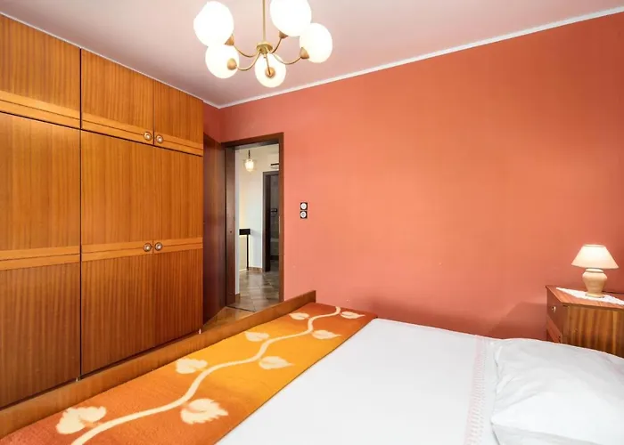 2 Bedroom Cozy In